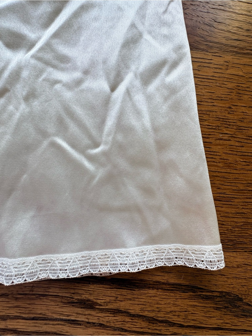 Bali Cream Half Slip with Lace Edge at hem- women’s medium- 100% nylon - Picture 4 of 12